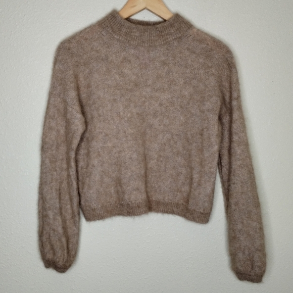BANANA REPUBLIC Relaxed Balloon-Sleeve Sweater Tan Women's size Medium Petite - Picture 1 of 5